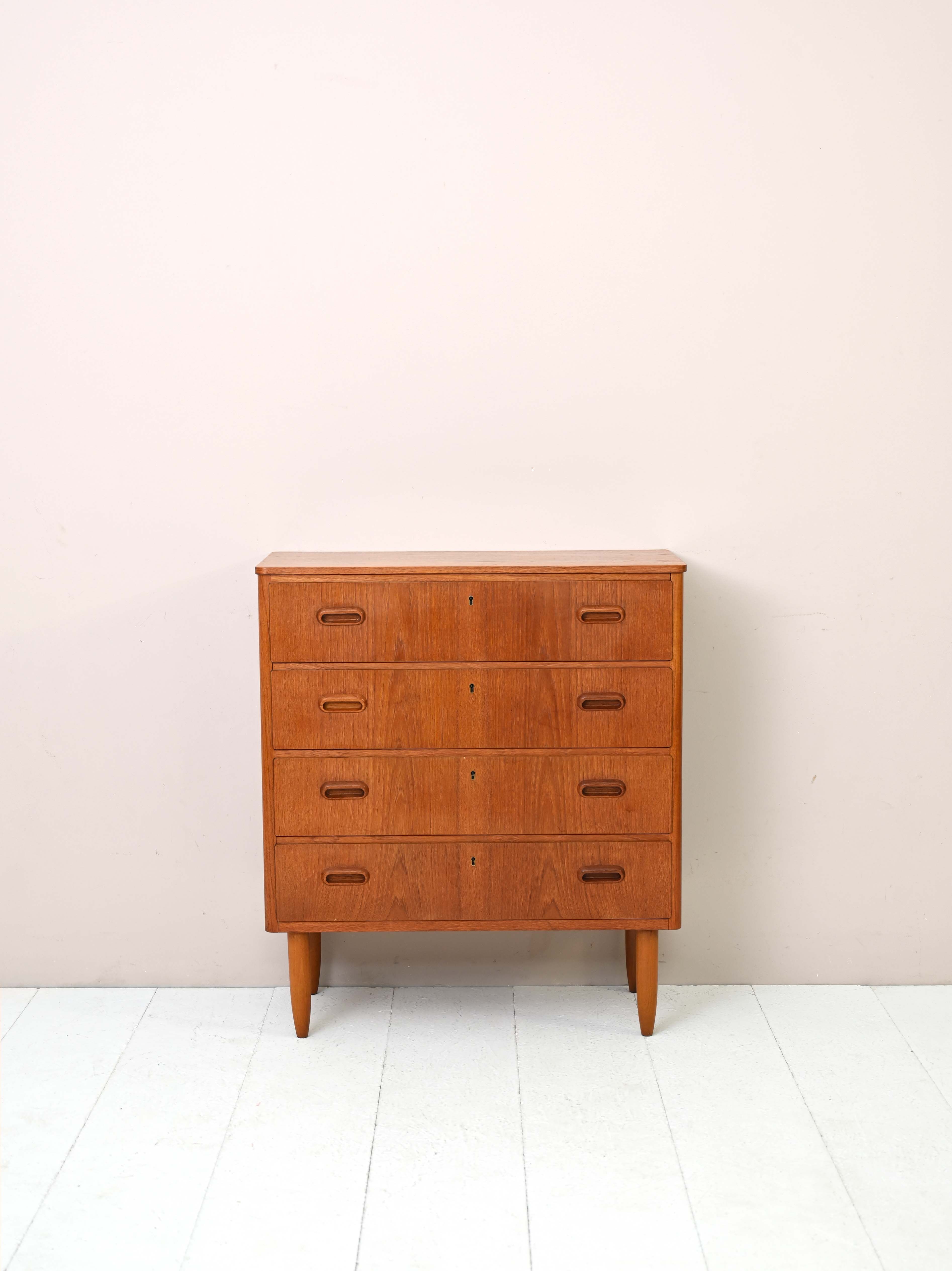 Commode en teck scandinave