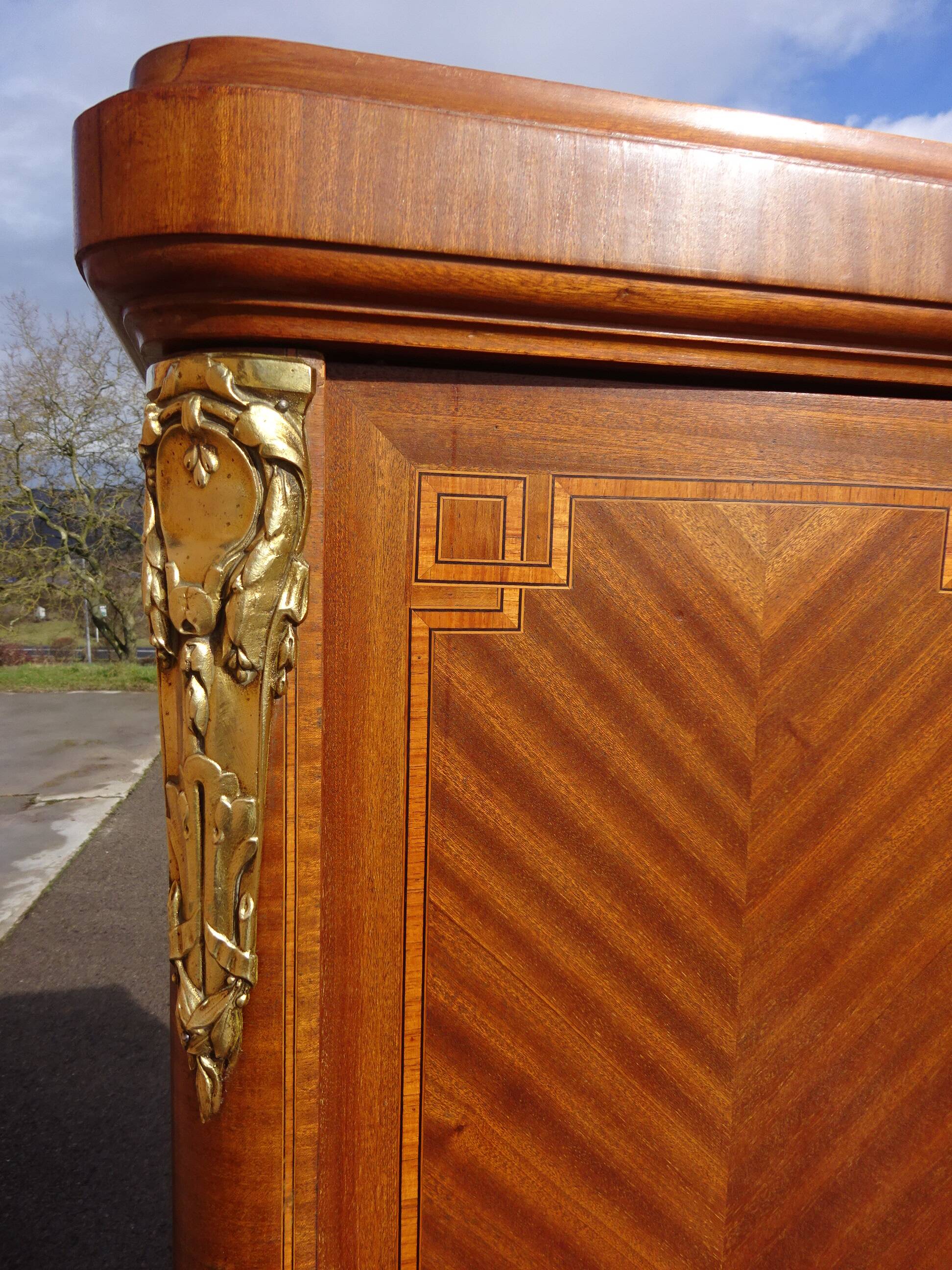 Grande armoire 3 portes