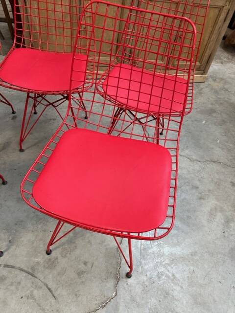 Suite of 10 metal chairs