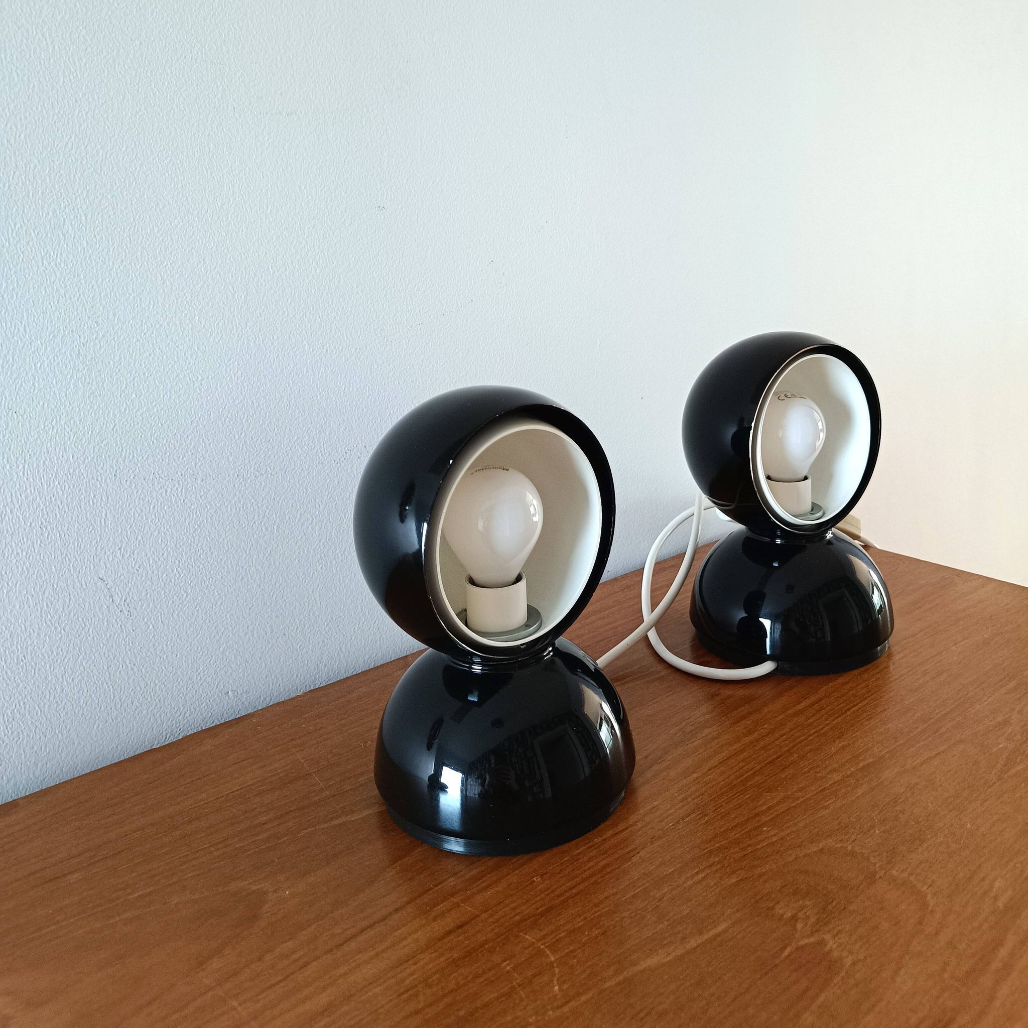 Set of 2 vintage black and white Eclisse lamps - Magistretti for Artemide