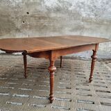 Antique extendable diningtable