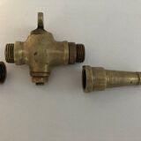 Adjustable solid brass garden lance