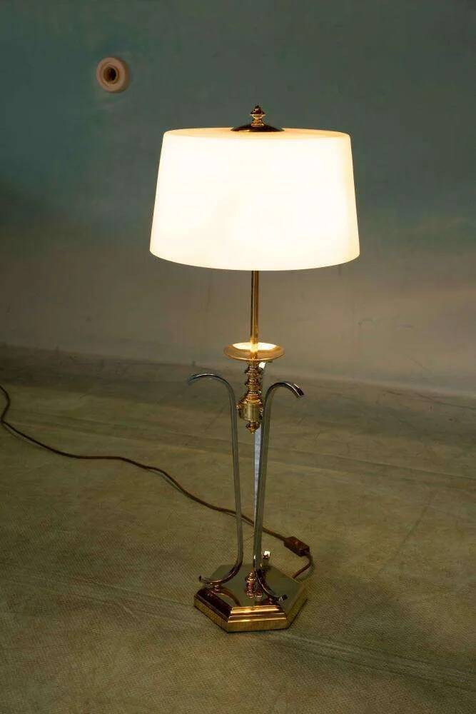 Vintage brass table lamp in Hollywood Regency style from the 50s/60s.