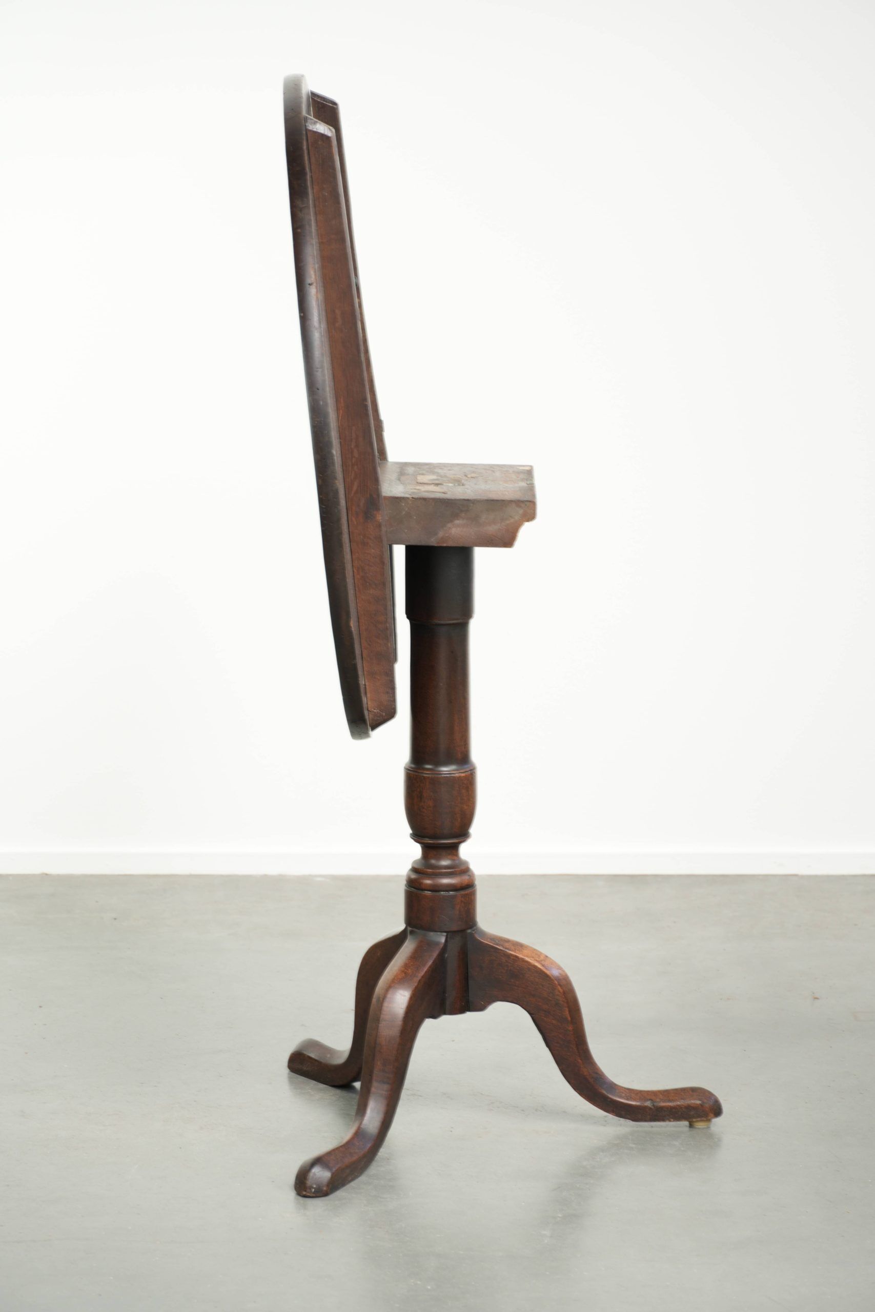 Table d'appoint / table d'angle inclinable anglaise du XVIIIe siècle