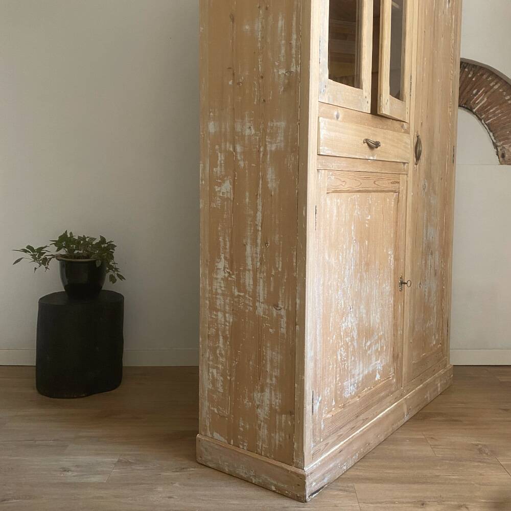 Display cabinet
