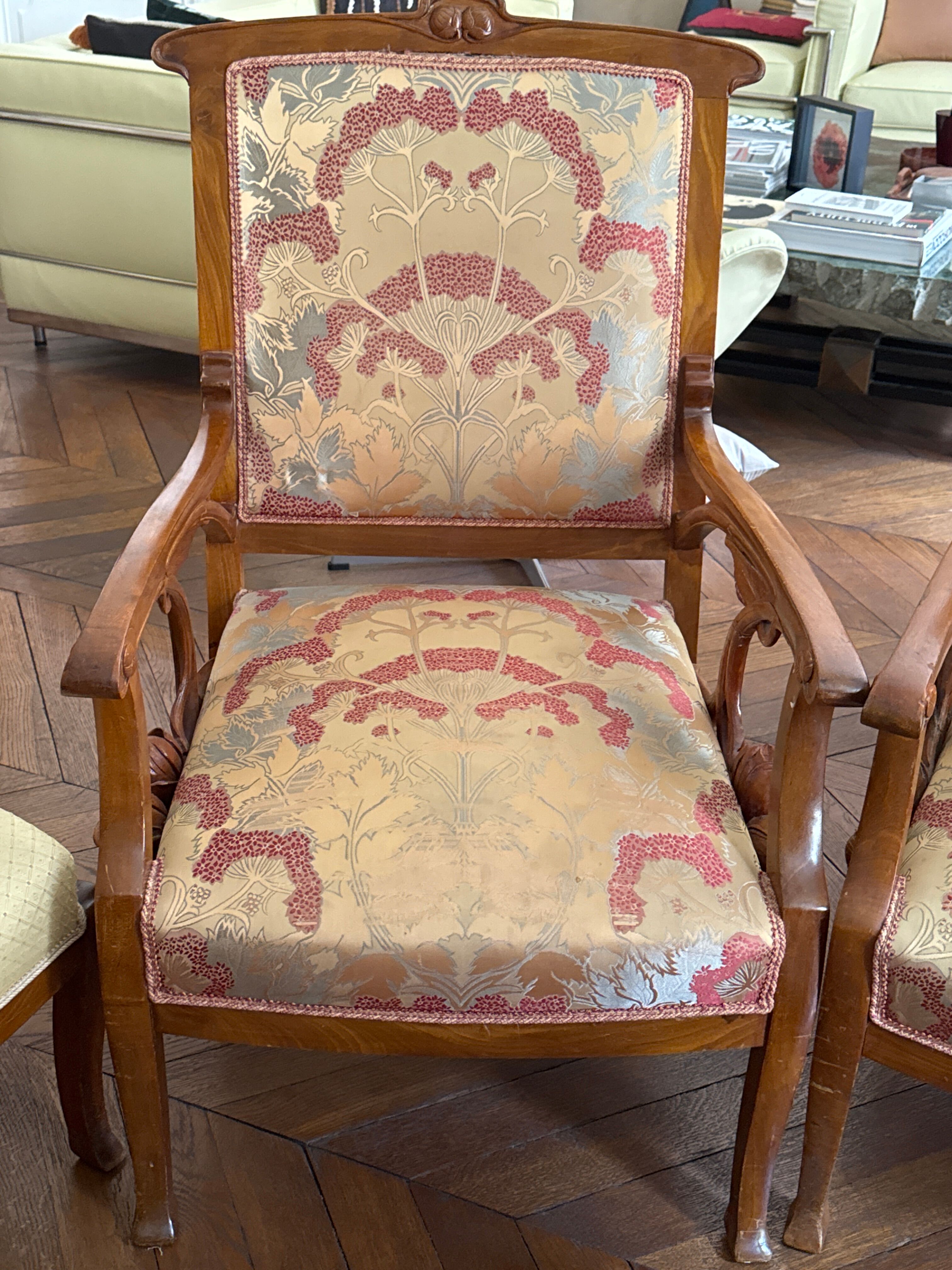 Salon 1900 signed by architect Basilé, 3 armchairs, 2 chairs, 2 ottomans.
