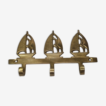 Brass wall rack with nautical decoration, 3 hooks