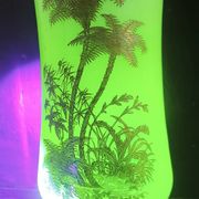 Opaline vase with palm tree decoration in gold (ouraline)