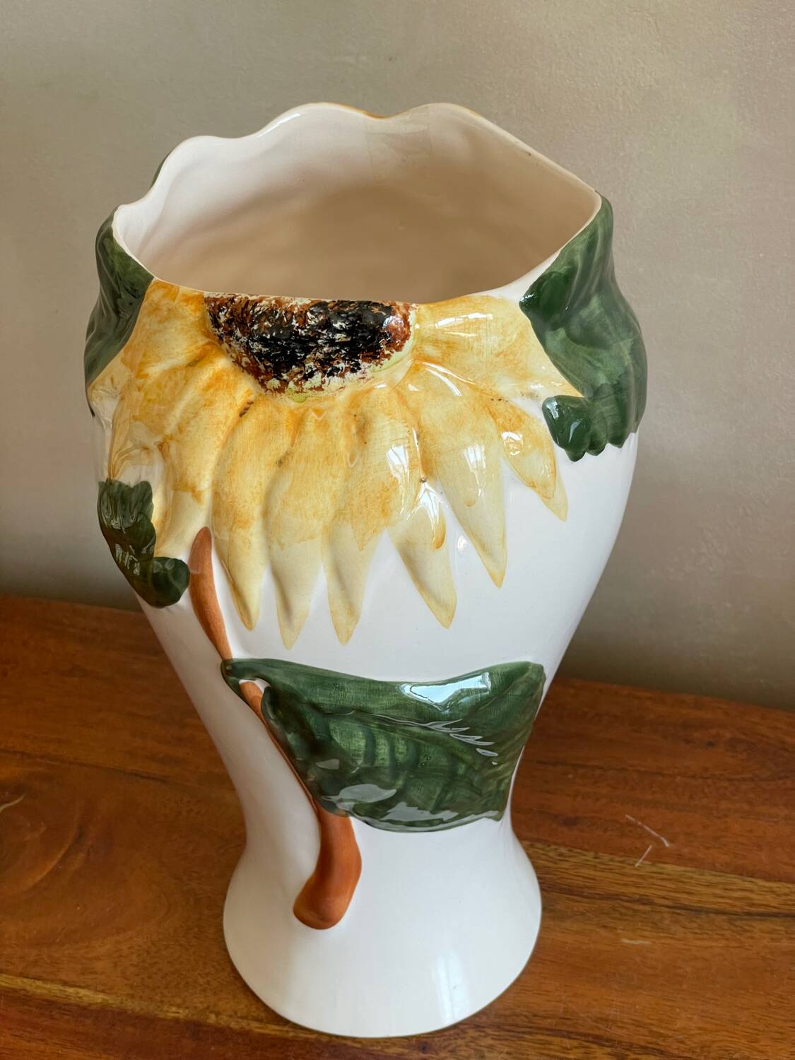 Sunflower decor vase