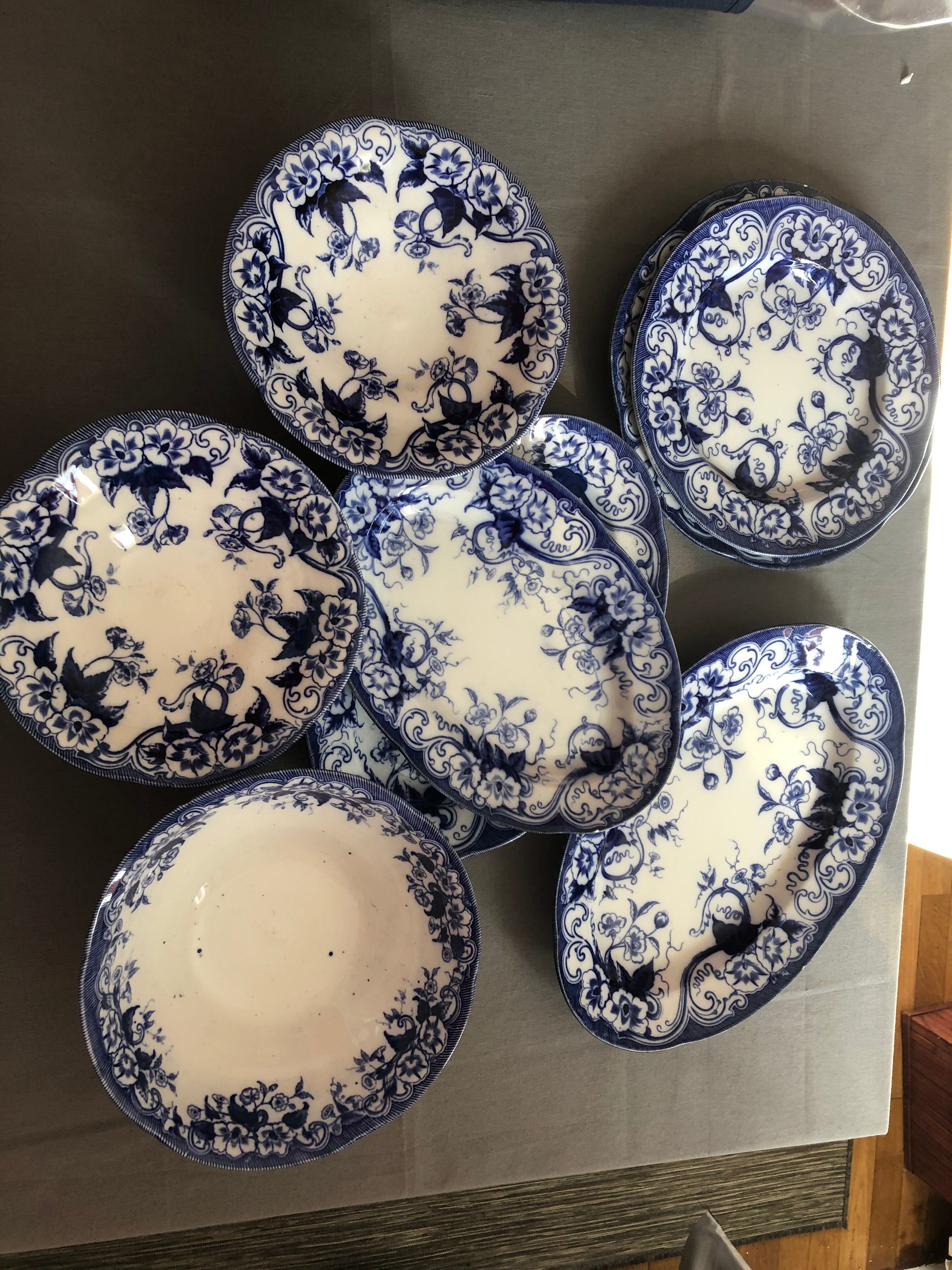 Lot of plates in earthenware creil mounteau