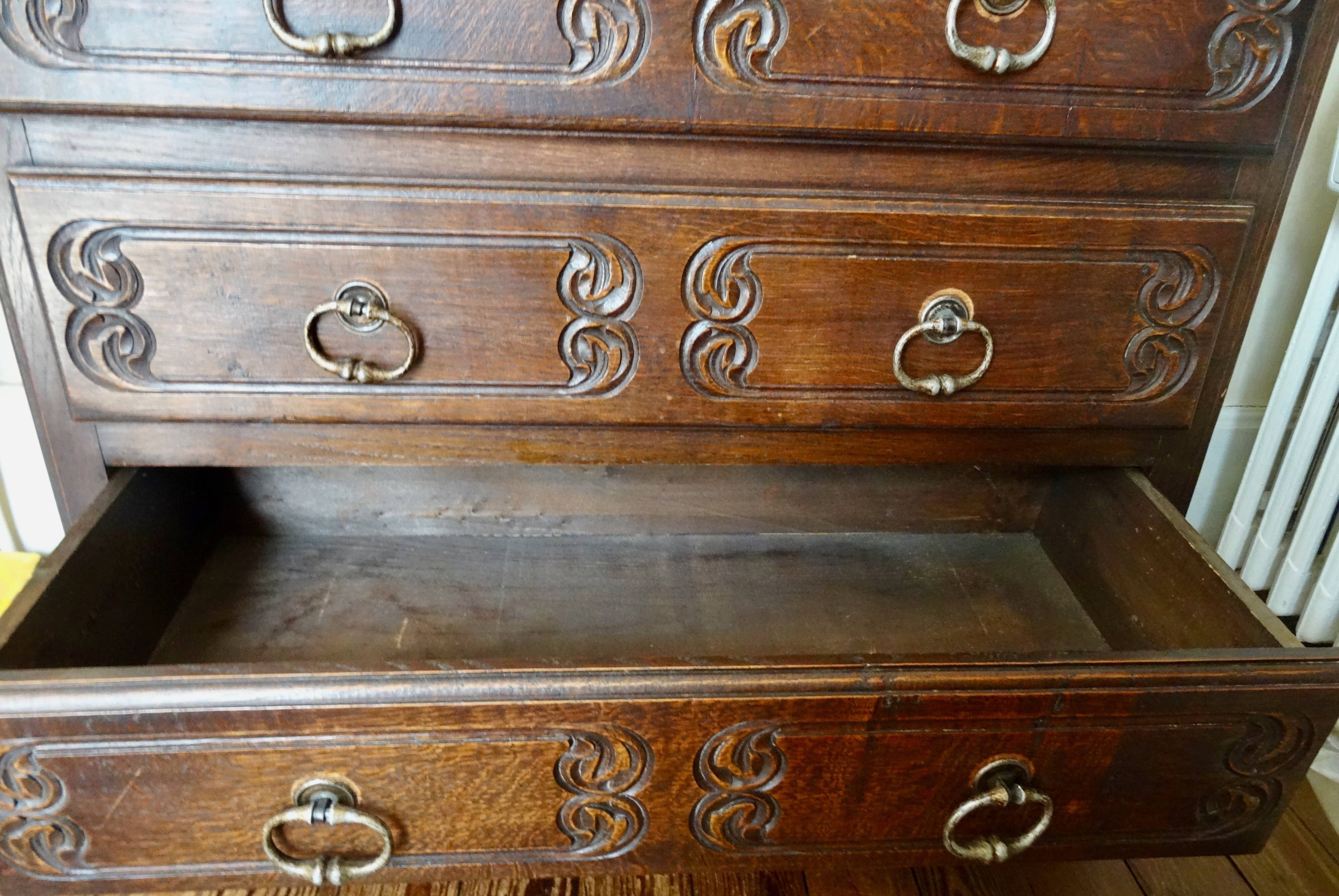 Dresser three drawers