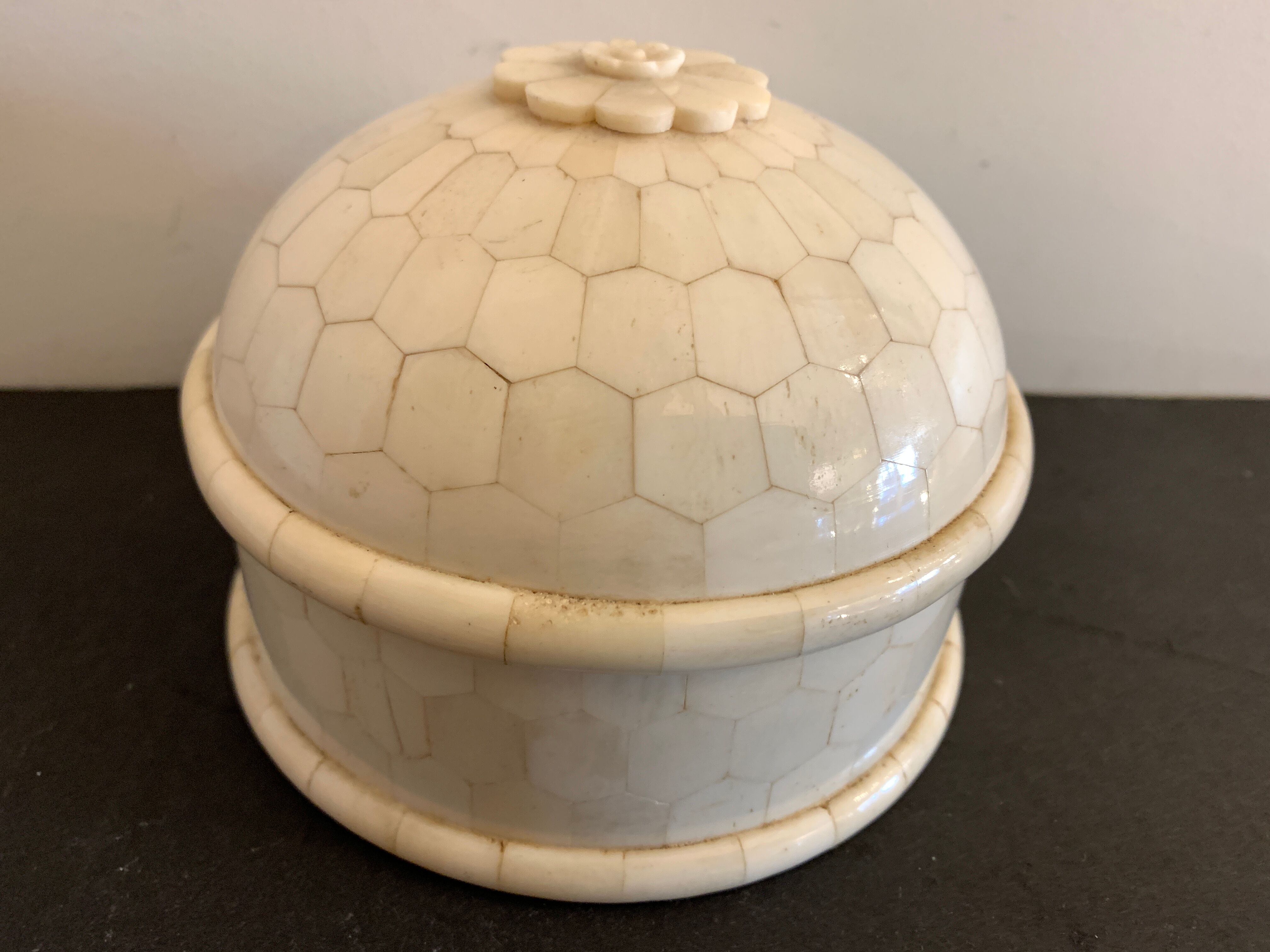 Round jewelry box