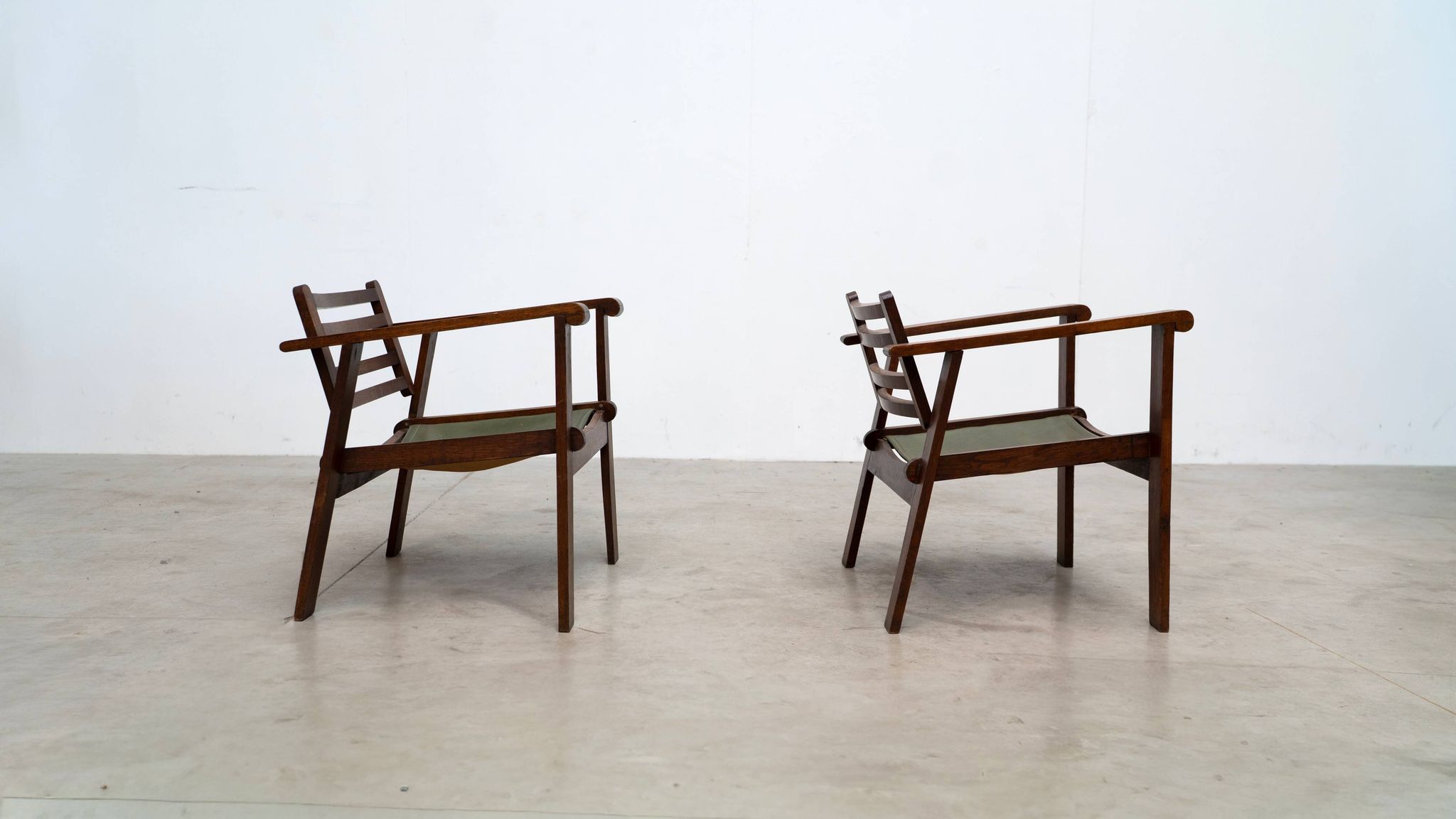 Ensemble de deux fauteuils de salon français anciens