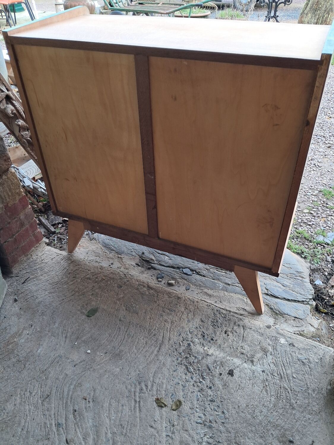 Chest of drawers