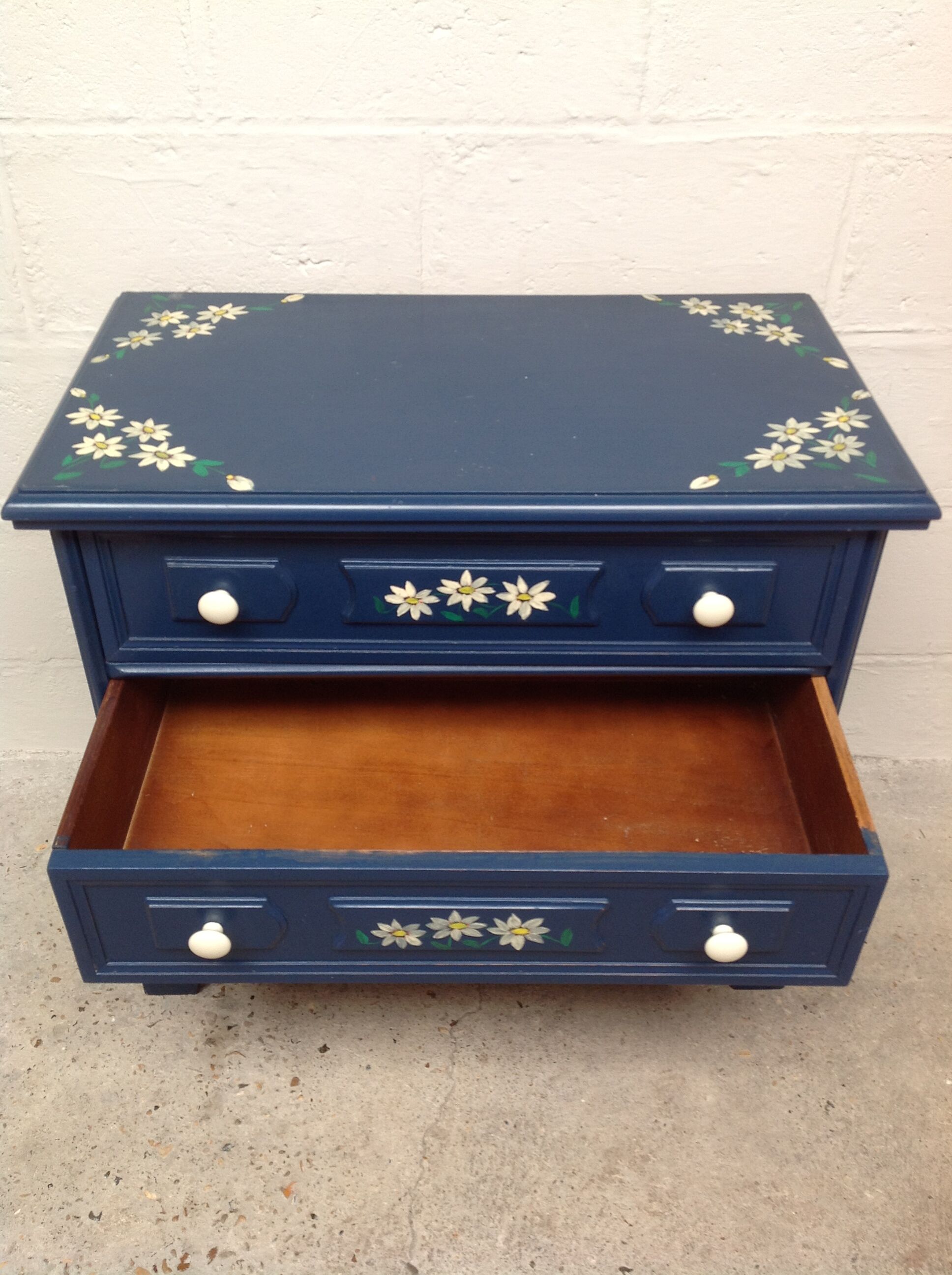 Dresser wood patterns flowers