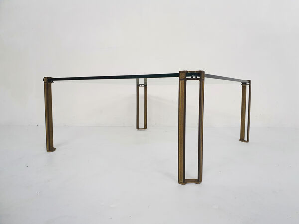 Table basse carrée en laiton et verre par Peter Ghyczy pour Ghyczy, années 1970