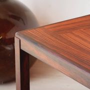 Table d’appoint carrée en palissandre – Henning Kjaernulf pour Vejle Stole