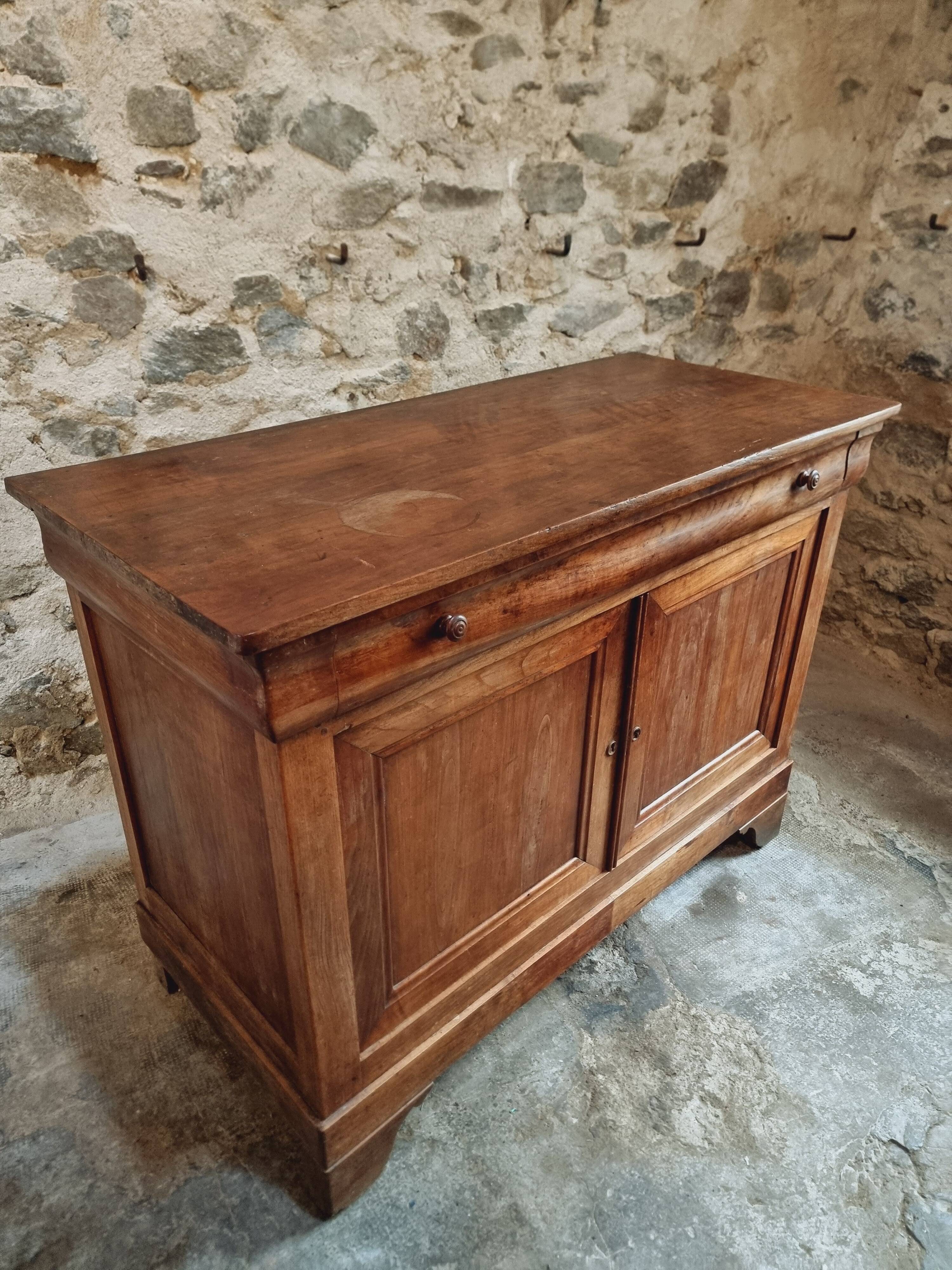 Antique French cherrywood sideboard – Early 19th century