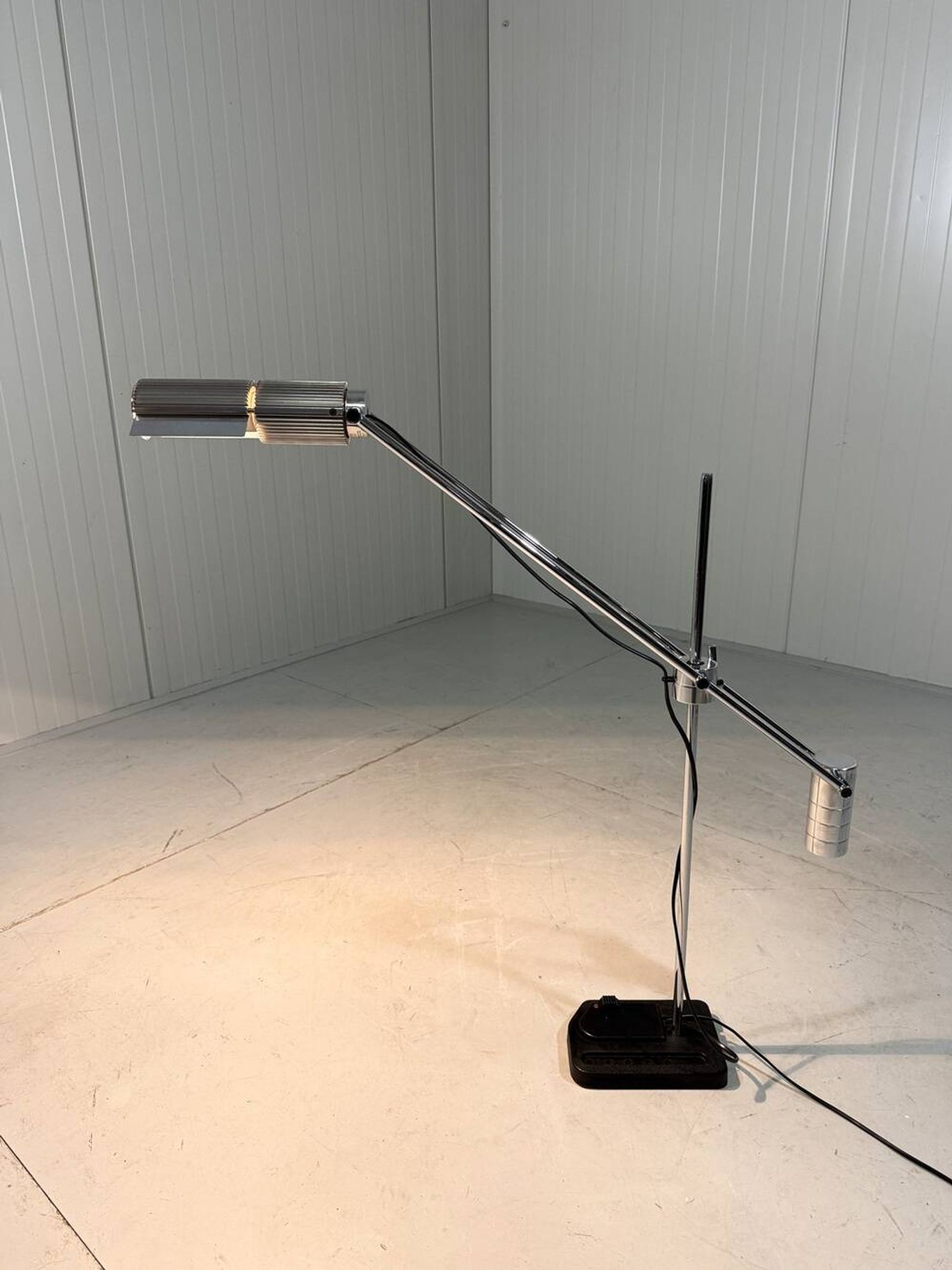 Viktor Frauenknecht Haloprofil desk lamp Swiss Lamps