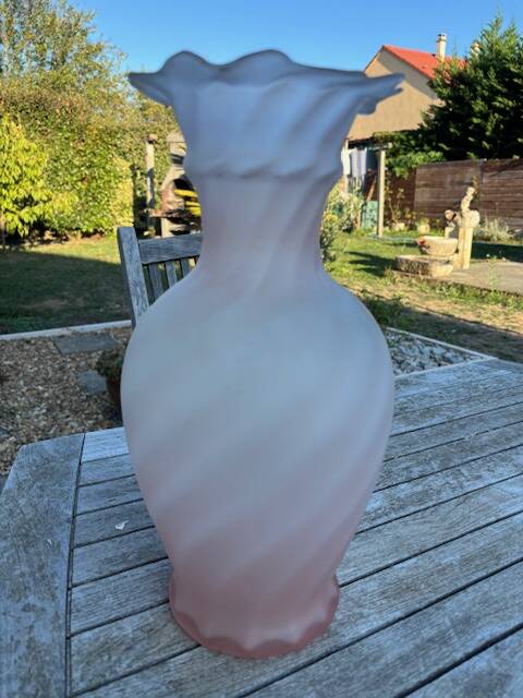 pink glass vase