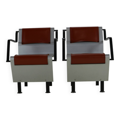 Ensemble de deux chaises de design belge en aluminium et acier, style années 80.