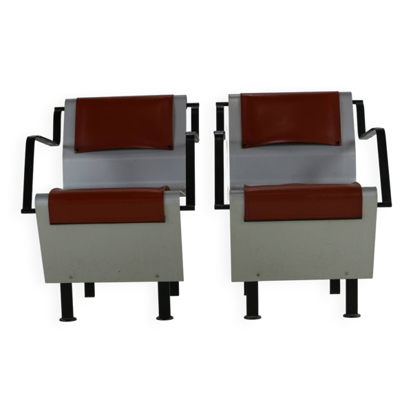 Ensemble de deux chaises de design belge en aluminium et acier, style années 80.