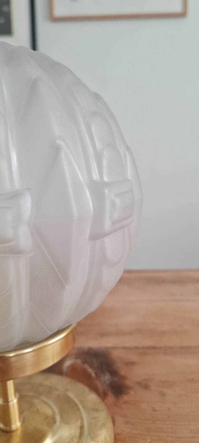 Table lamp in pressed glass