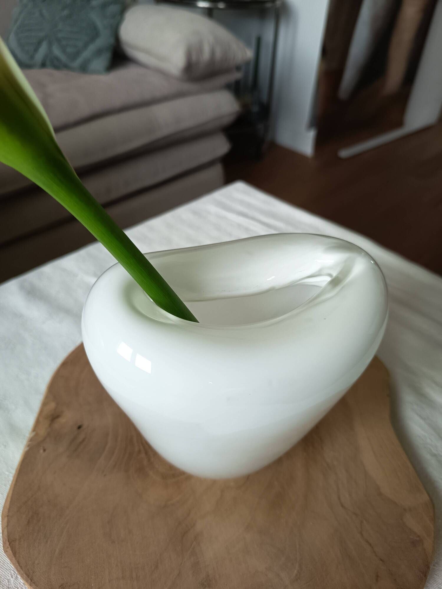 White and transparent heart-shaped Murano vase, Maria Christina Hamel.