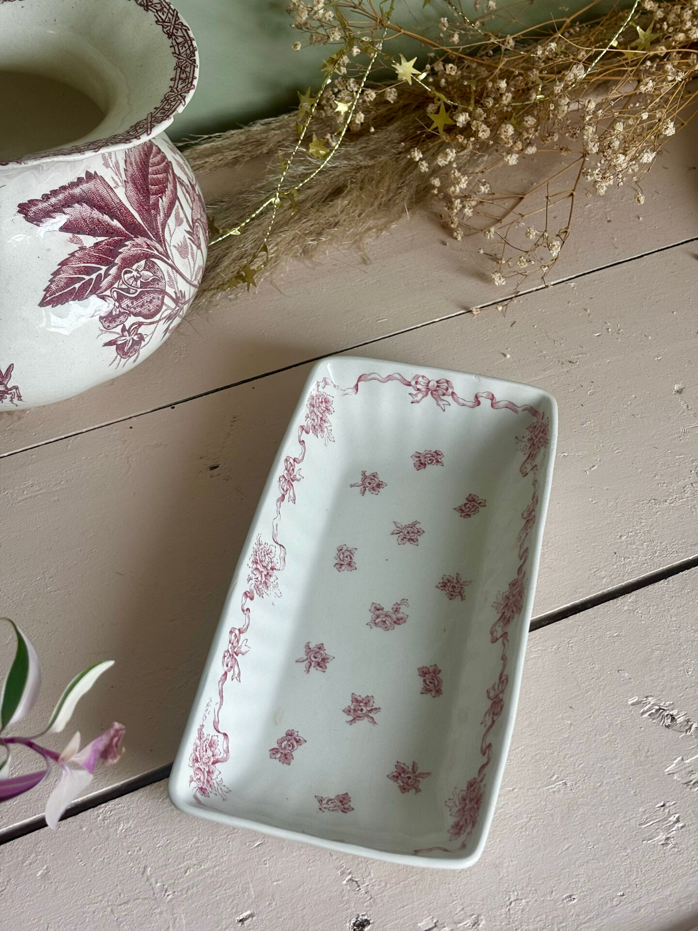 Superb soap dish or porcelain pocket tray by Laura Ashley.