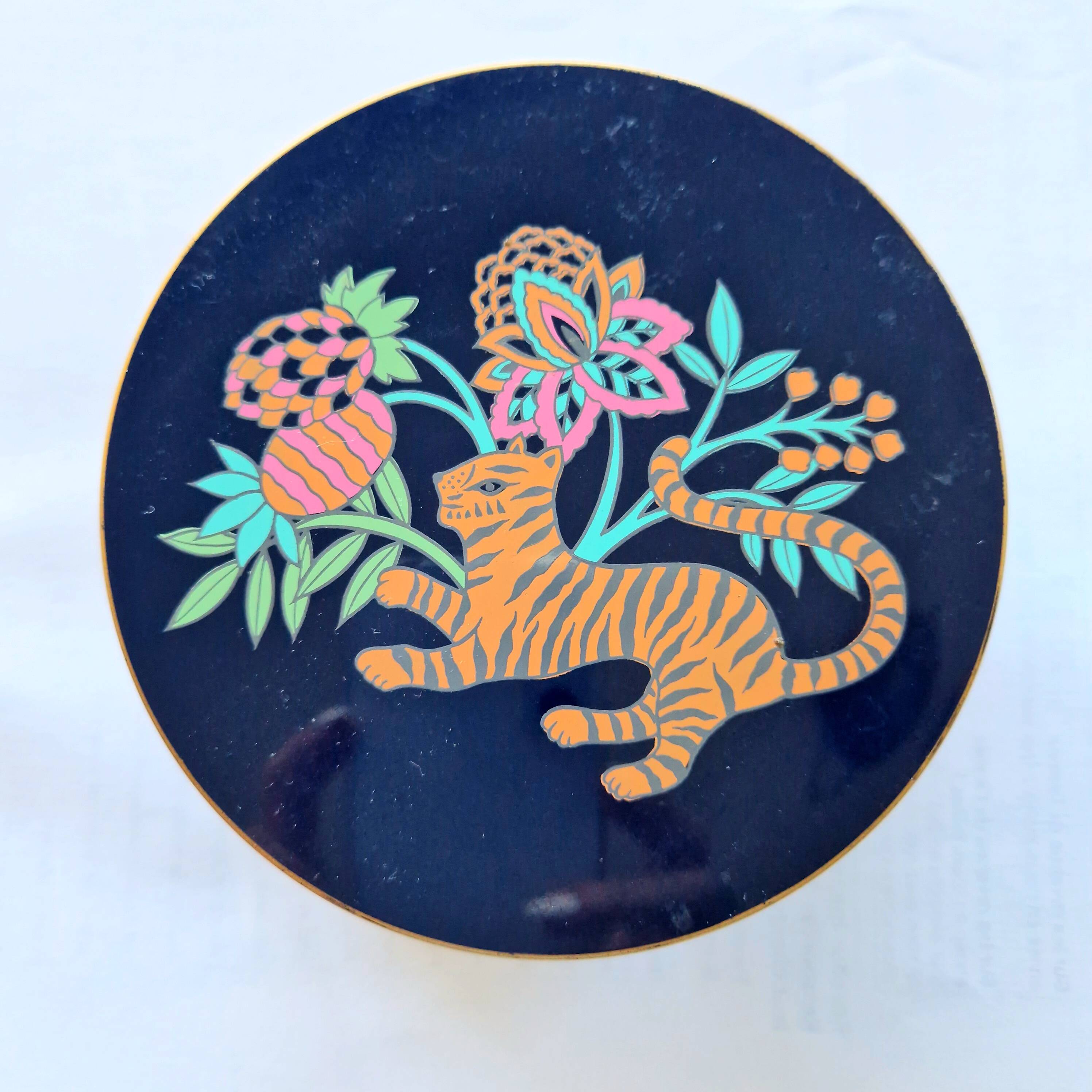 Set of 6 Japanese coasters in a cylindrical box