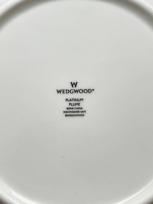 Porcelain dish 28cm Wedgwood “Plume” collection