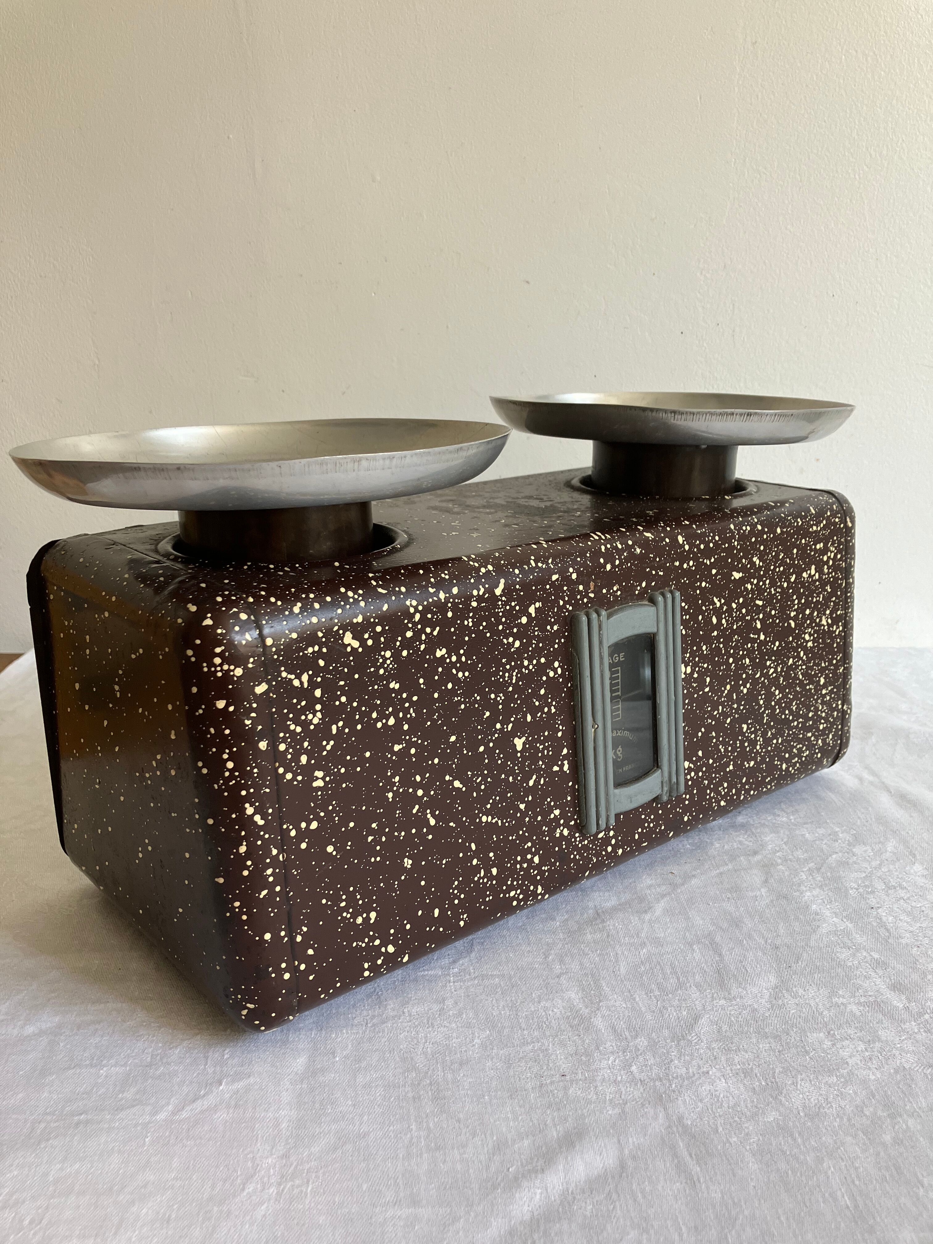 Old household scale dyona