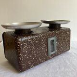 Old household scale dyona