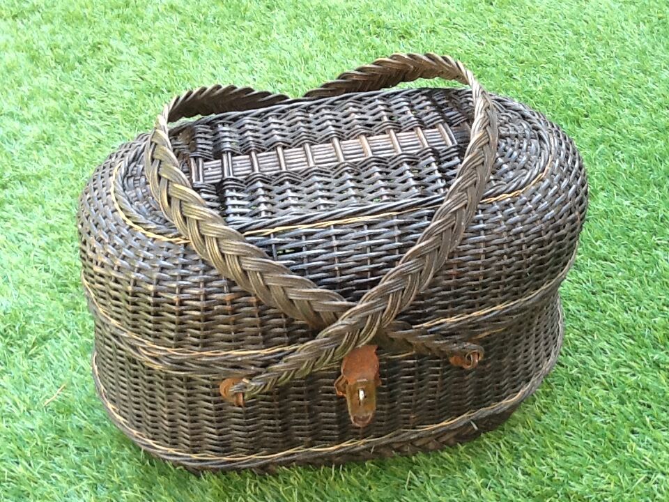 Grand Panier Ancien En Osier – Type Panier Bressan à Volaille – Avec Couvercle