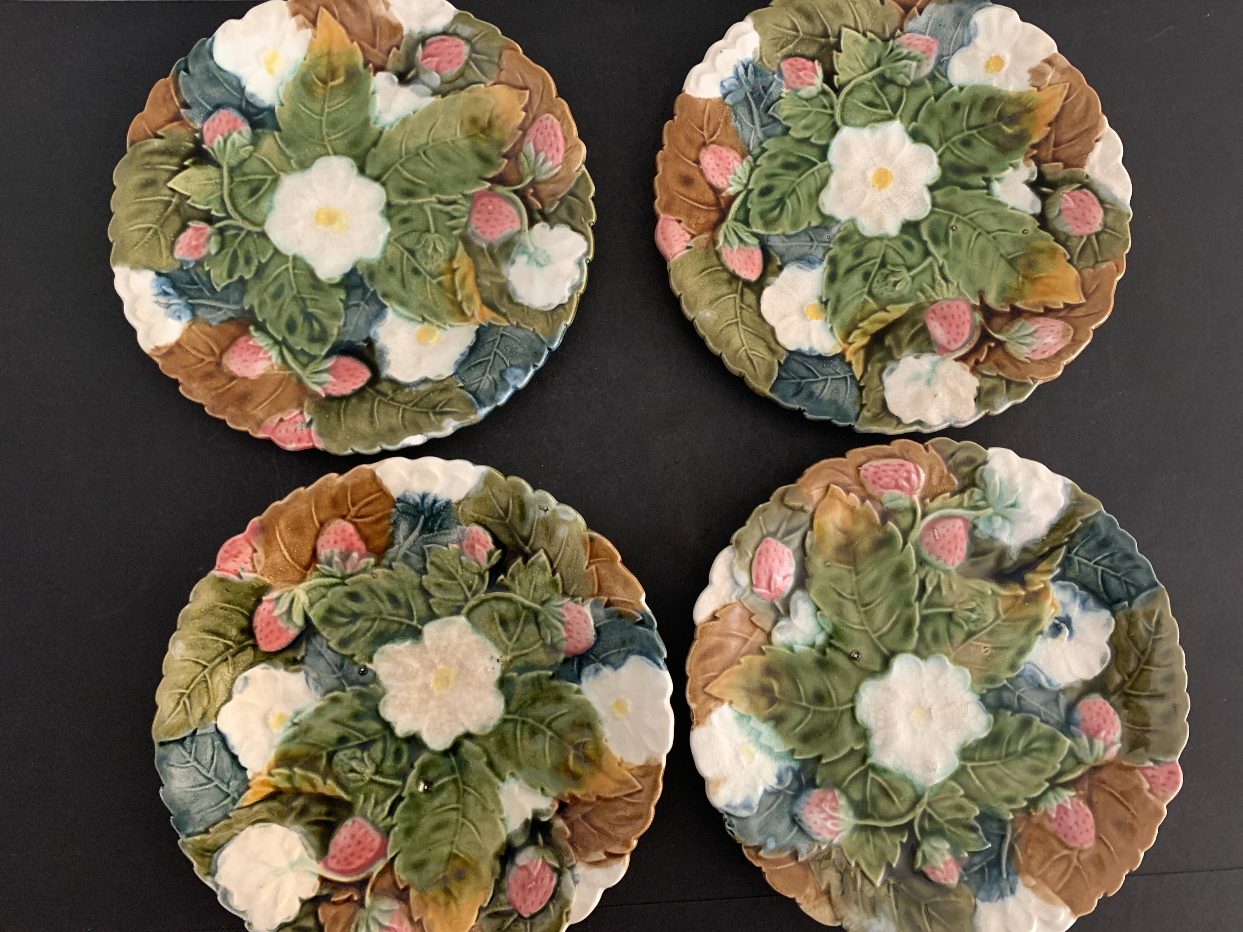 4 old and numbered dessert plates in slurry, strawberry model