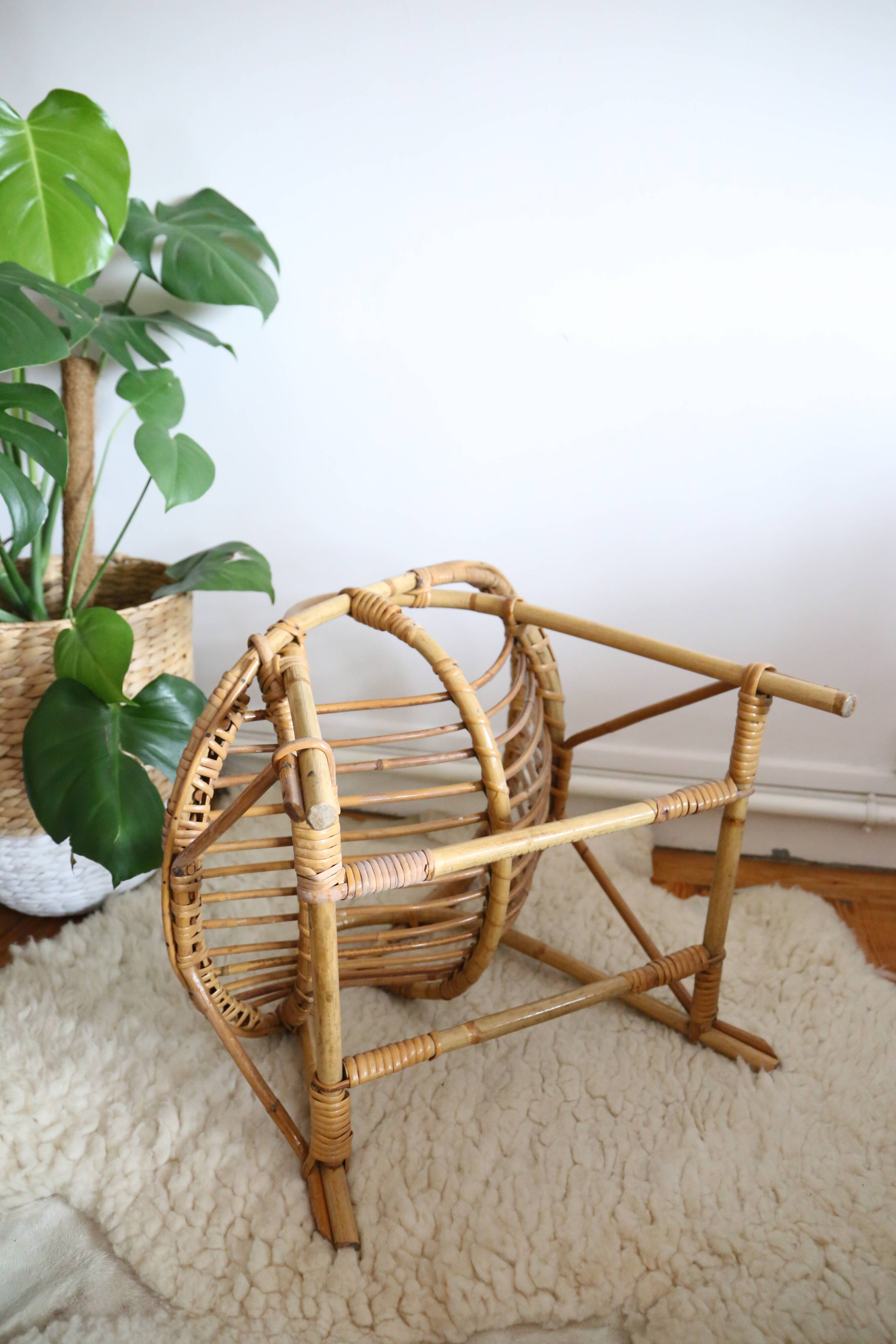 Armchair rattan basket child, vintage
