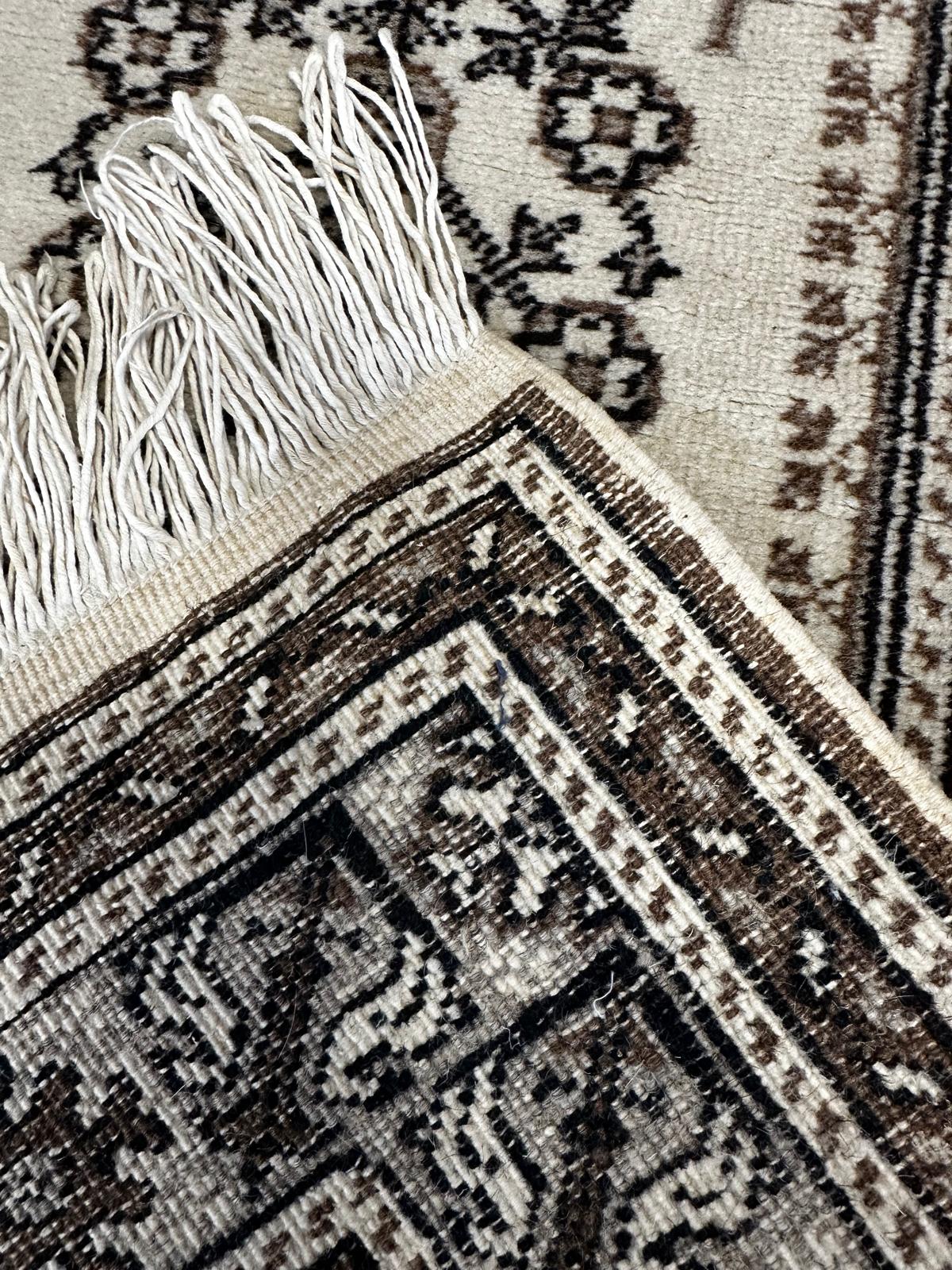 Tapis turc fait à la main