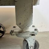 Table basse industrielle grise, années 1960