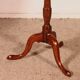 Small guéridon called tea table in mahogany from the early 19th century.