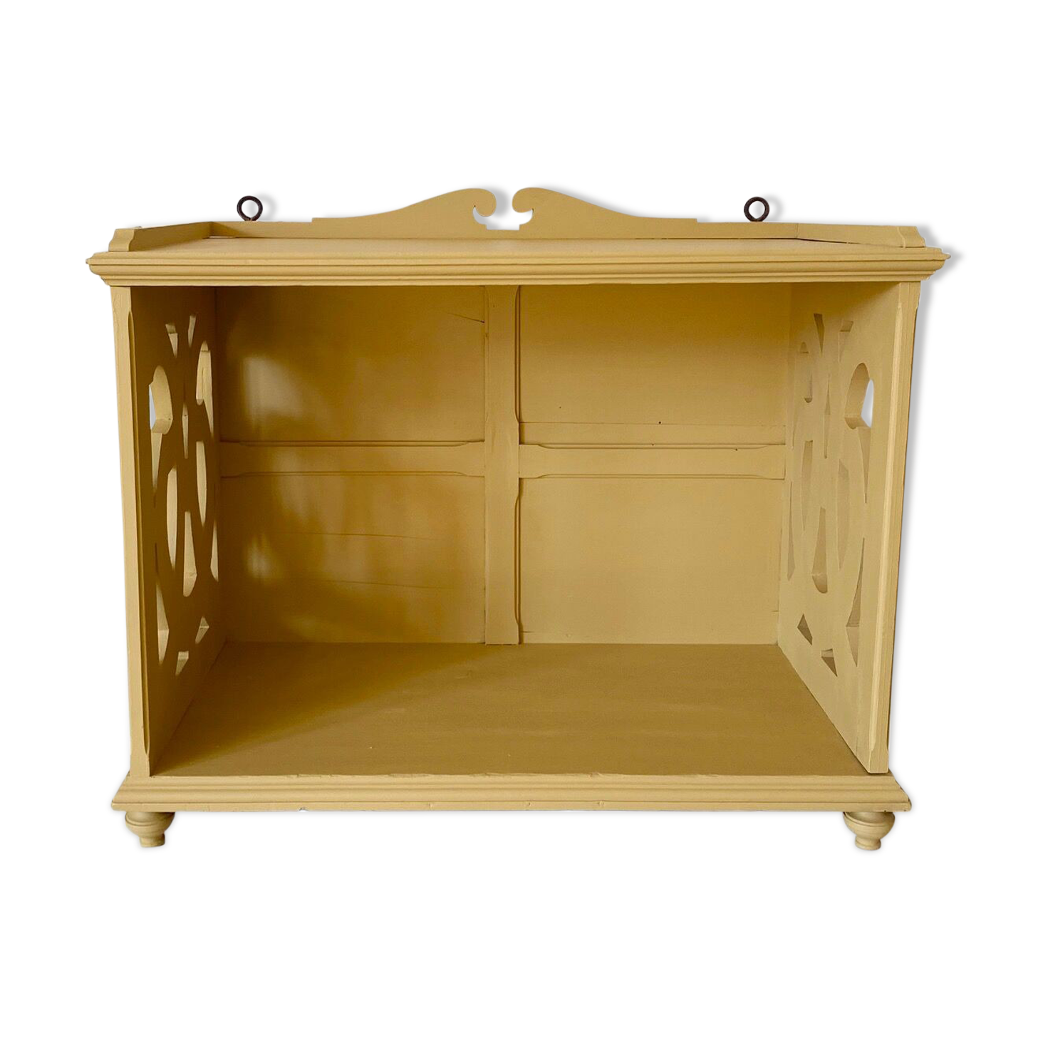 Fine yellow shelf XIXth