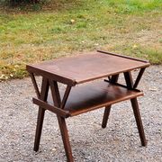 Table d’appoint vintage des années 50 en hêtre chêne et peuplier pieds compas