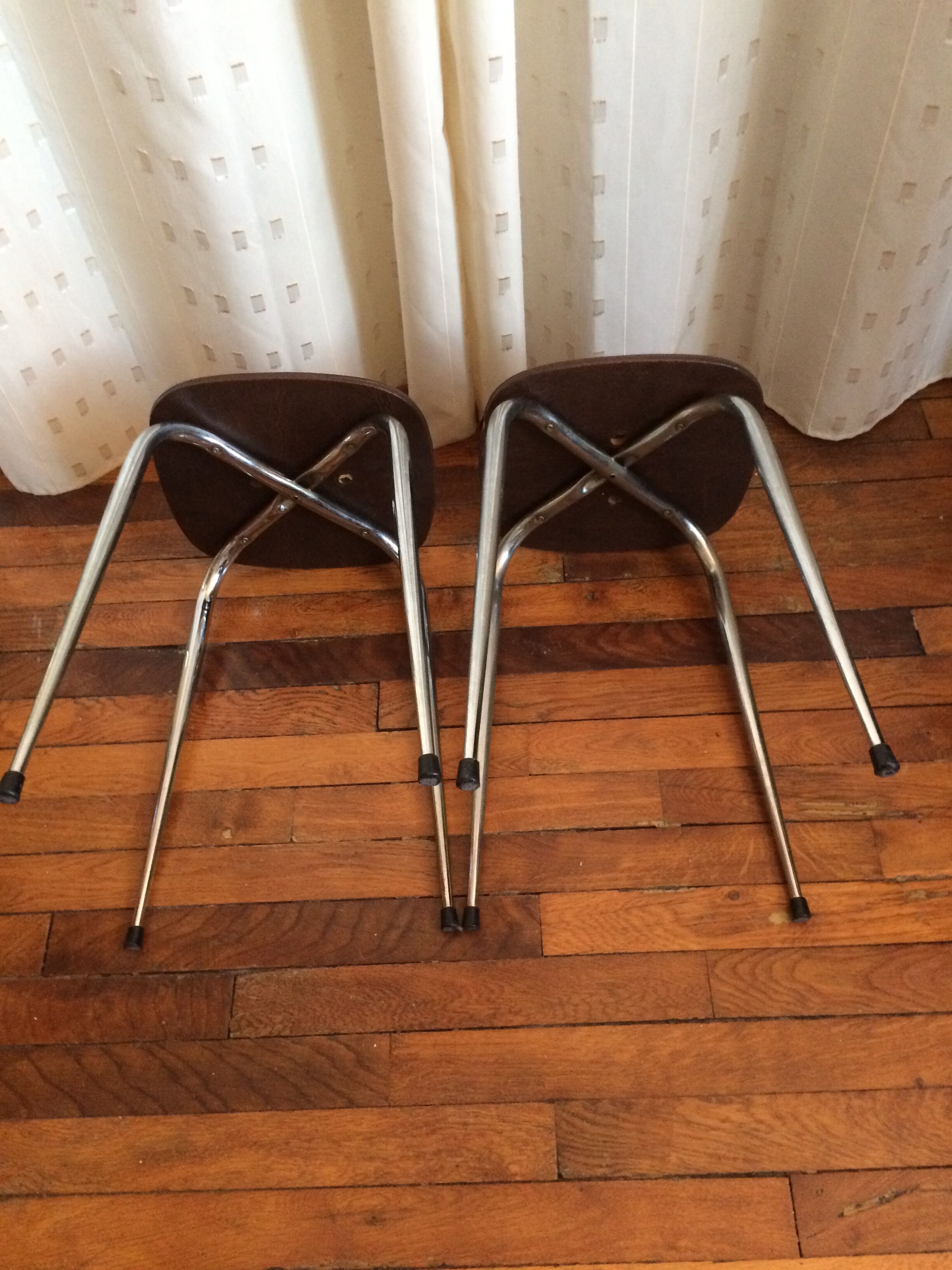 Lot of 2 stools years 60/70 skai