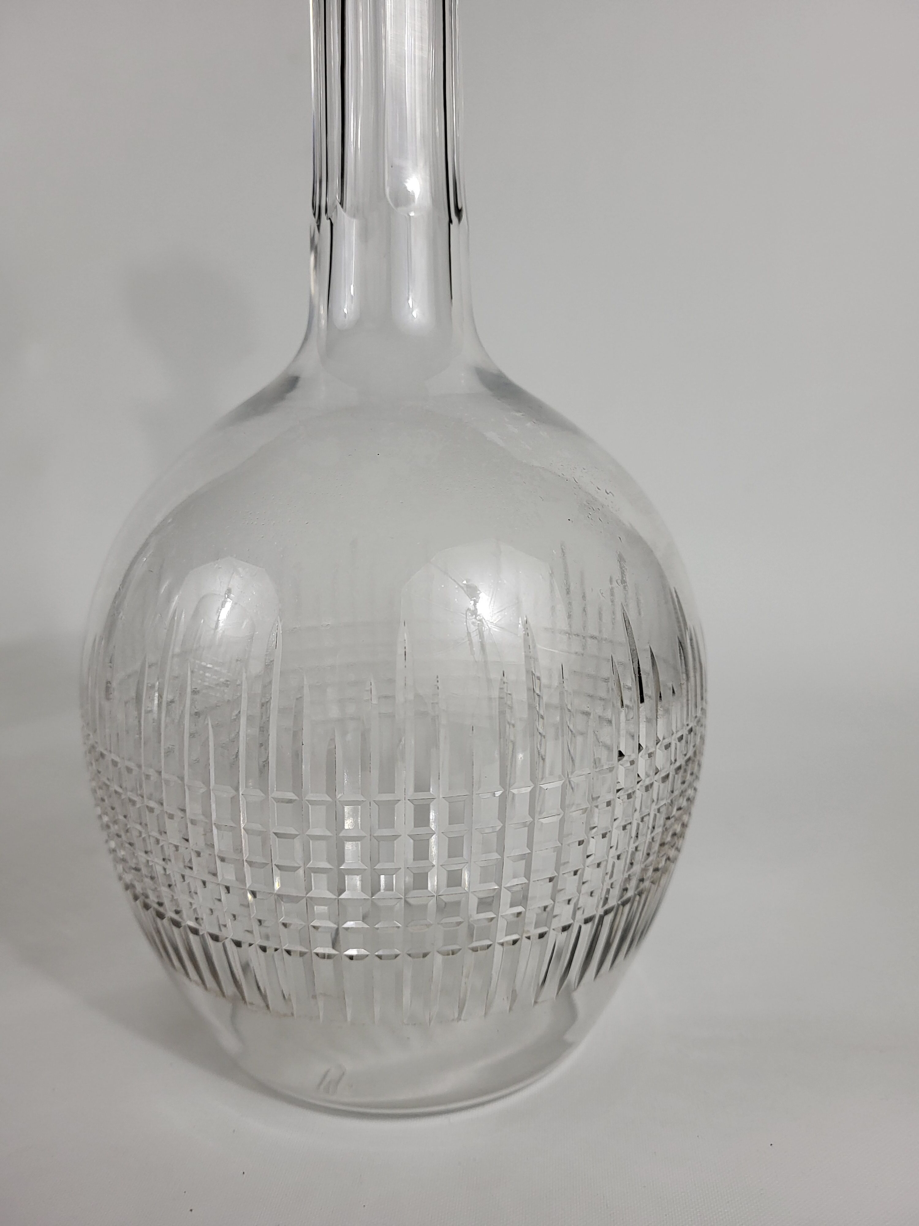 Service 9 wine glasses and 2 decanters in Baccarat crystal Nancy model