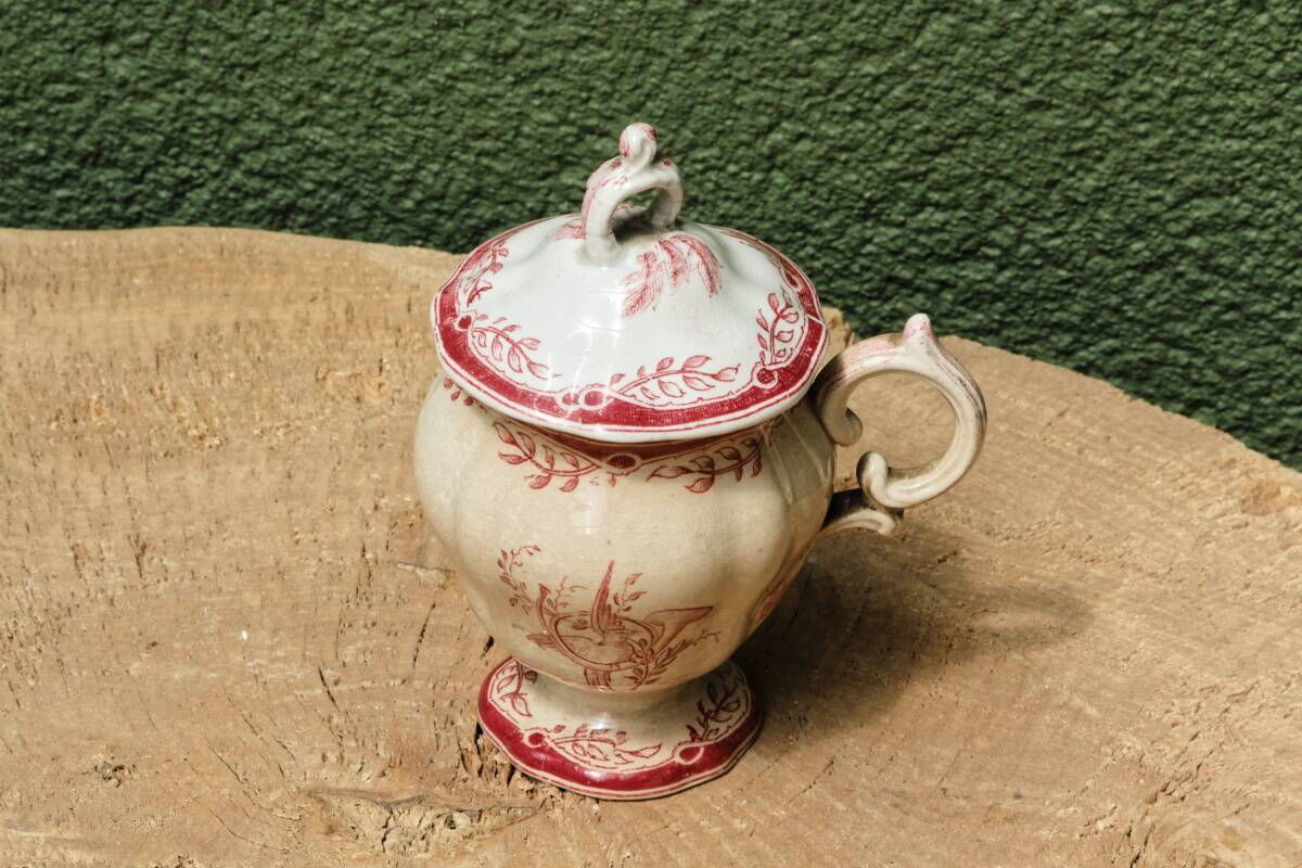 Sarreguemines earthenware mustard pot, Watteau model