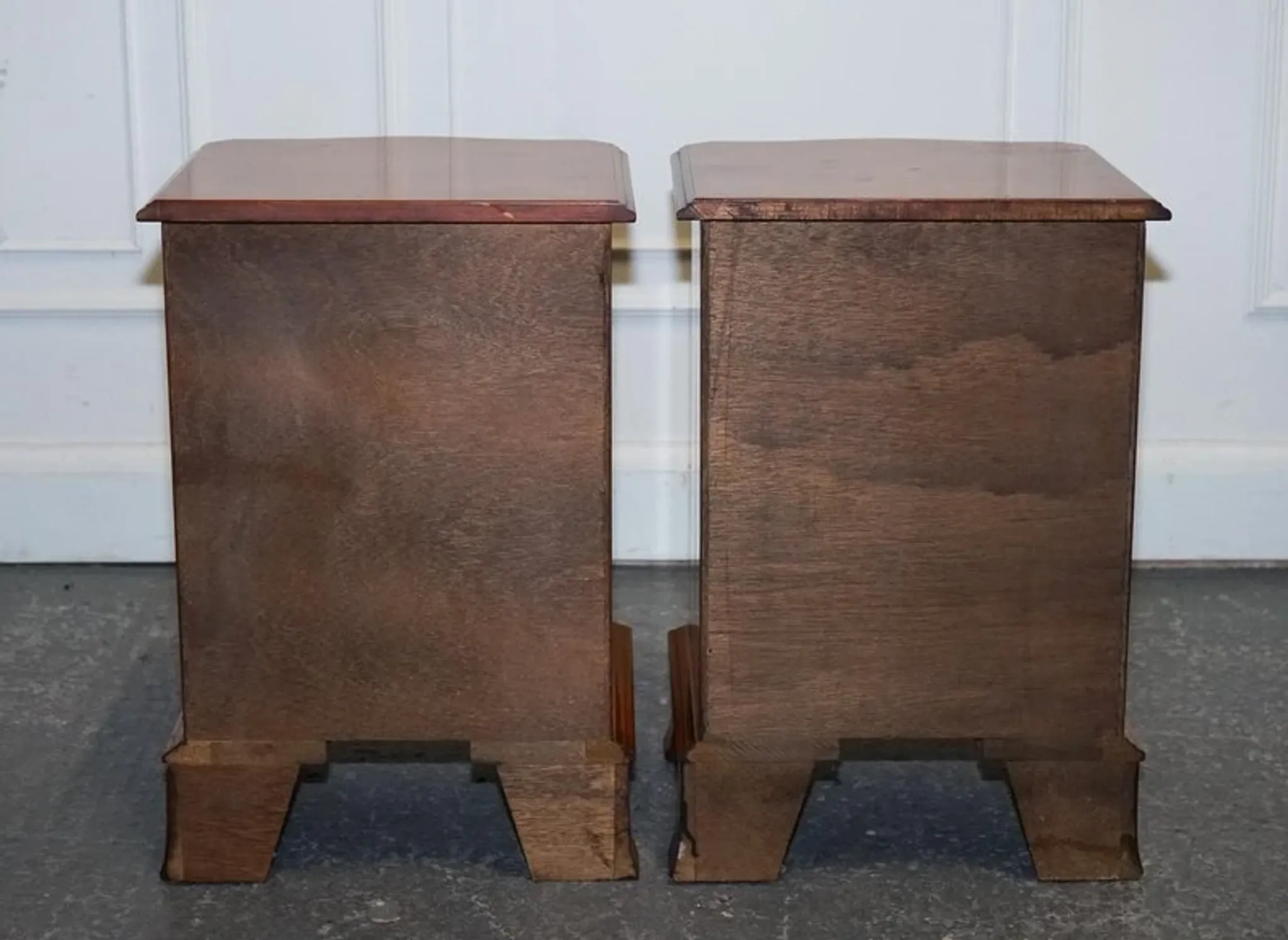 Georgian Style Yew Wood Bedside Tables, Set of 2
