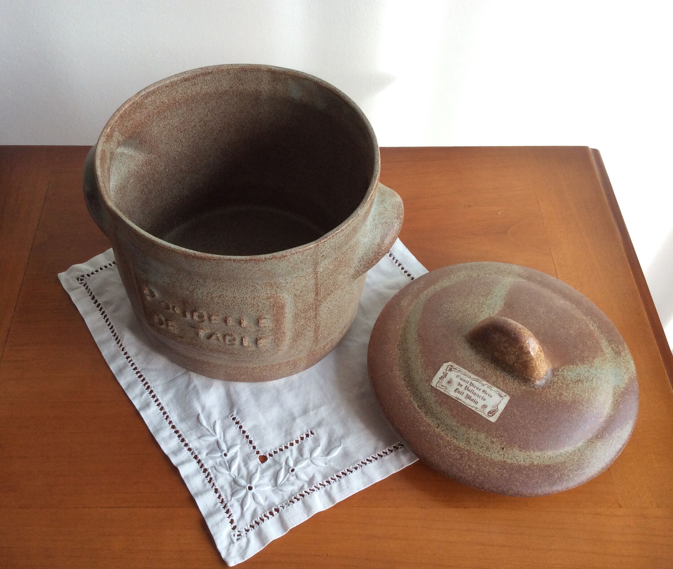 Pot with lid e-mail old sandstone of Vallauris - handmade