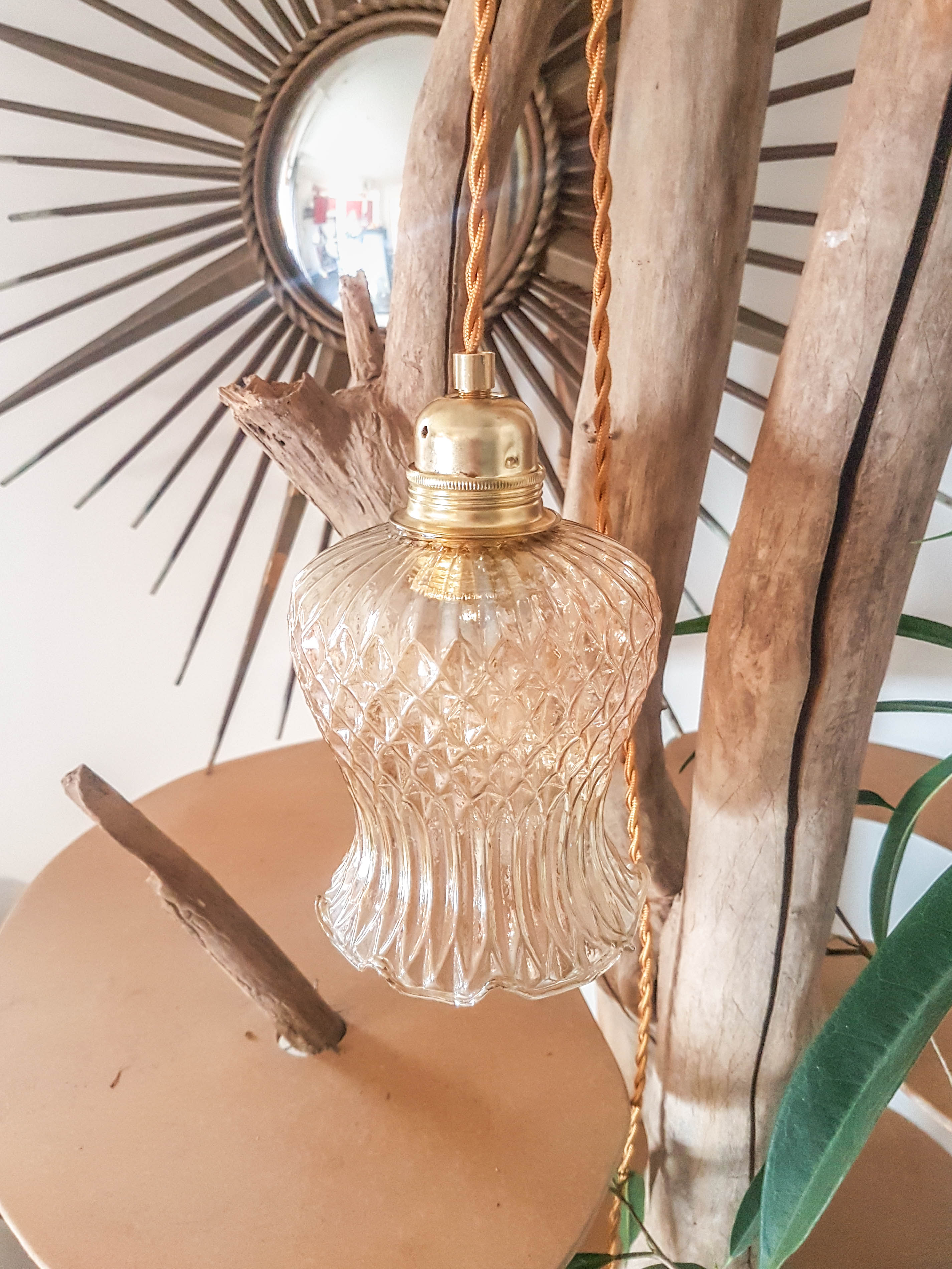 Baladeuse tulipe en verre doré vintage