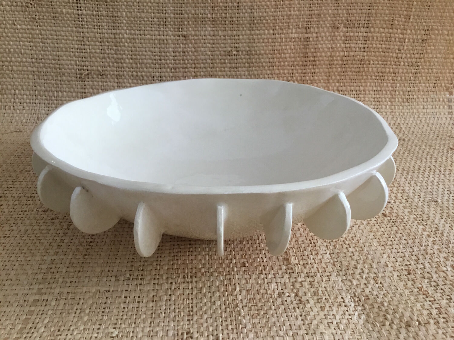 Glazed ceramic plate