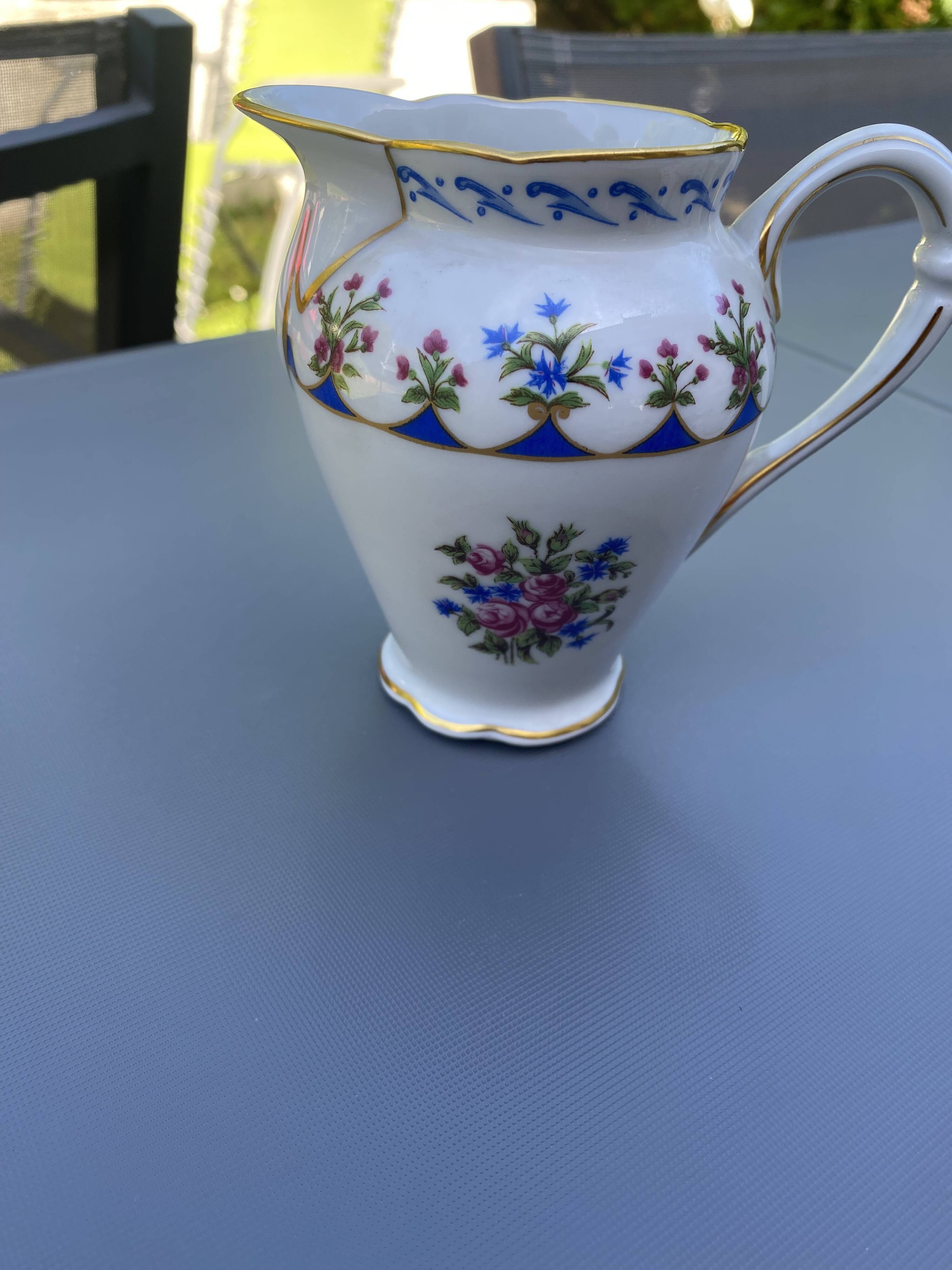 Porcelain coffee service Bernardaud model Chateaubriand Limoges
