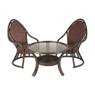 Ensemble vintage en rotin manou de 2 fauteuils et table avec plateau en verre fabriqué dans les années 1970